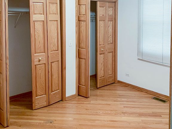 3rd image of 2735 N Wayne Ave #1S