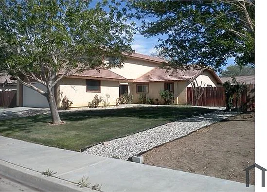 3 bed, 1700 sqft, $2,999 — Photo 2