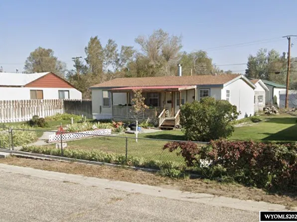 422 Morgan Ave, Mills, WY 82644