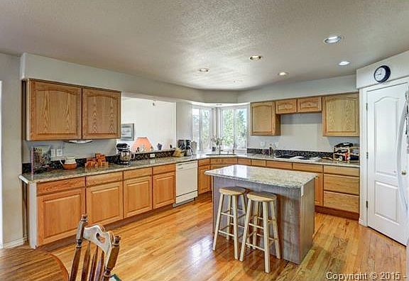 4th image of 5610 Loyola Dr