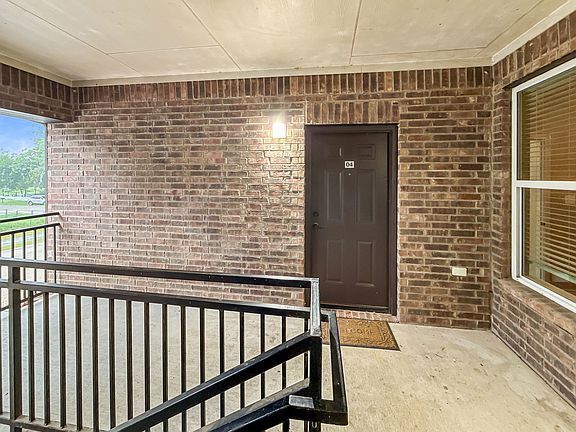 2nd image of 1408 SE 1st St Unit 2