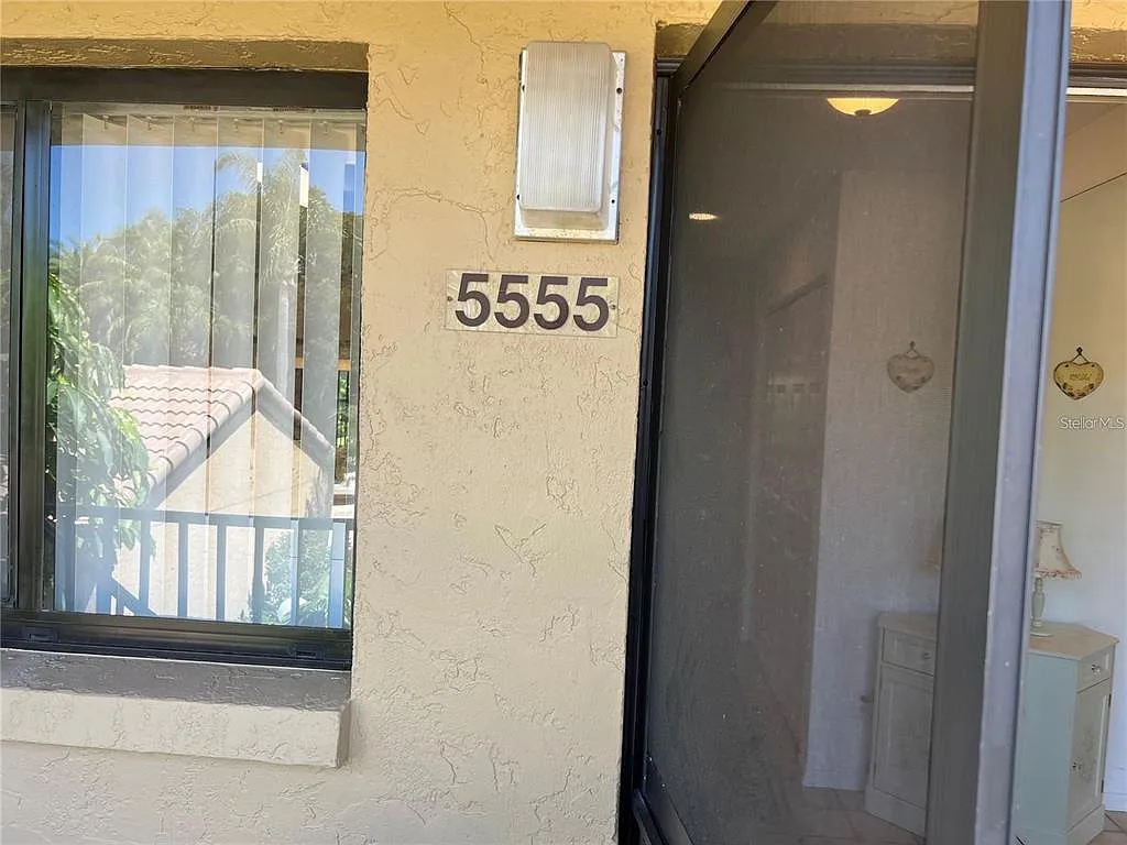 2 bed, 2.0 bath, 1232 sqft, $3,700 — Photo 4