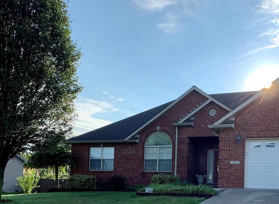 1st image of 204 Bracken Ct