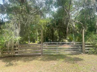 136 W Grandview Dr E, East Palatka, FL 32131