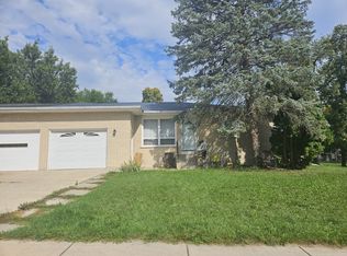 916 Jefferson Ave, Elgin, IL 60120