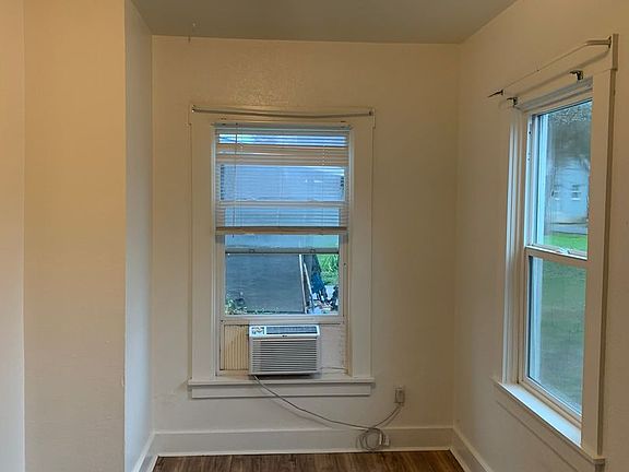 2nd image of 532 W 14th St #15