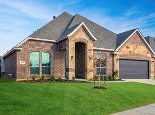 8721 Grazing Ln, Fort Worth, TX 76123