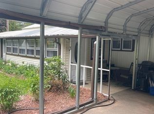 3 Willow Cir, Brimfield, MA 01010