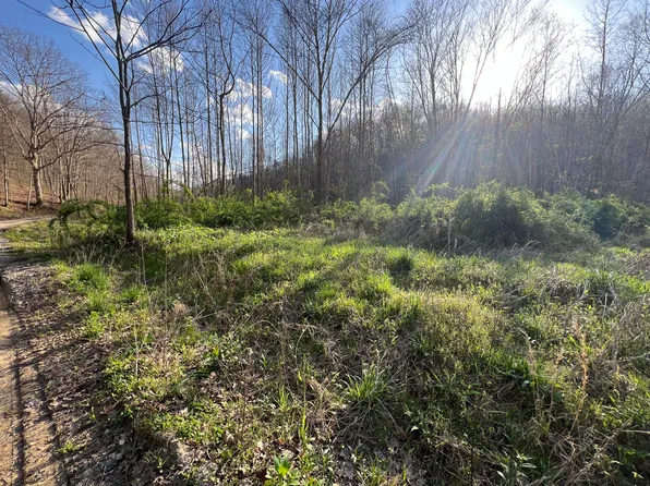 2000 Stamper Branch Rd, Campton, KY 41301