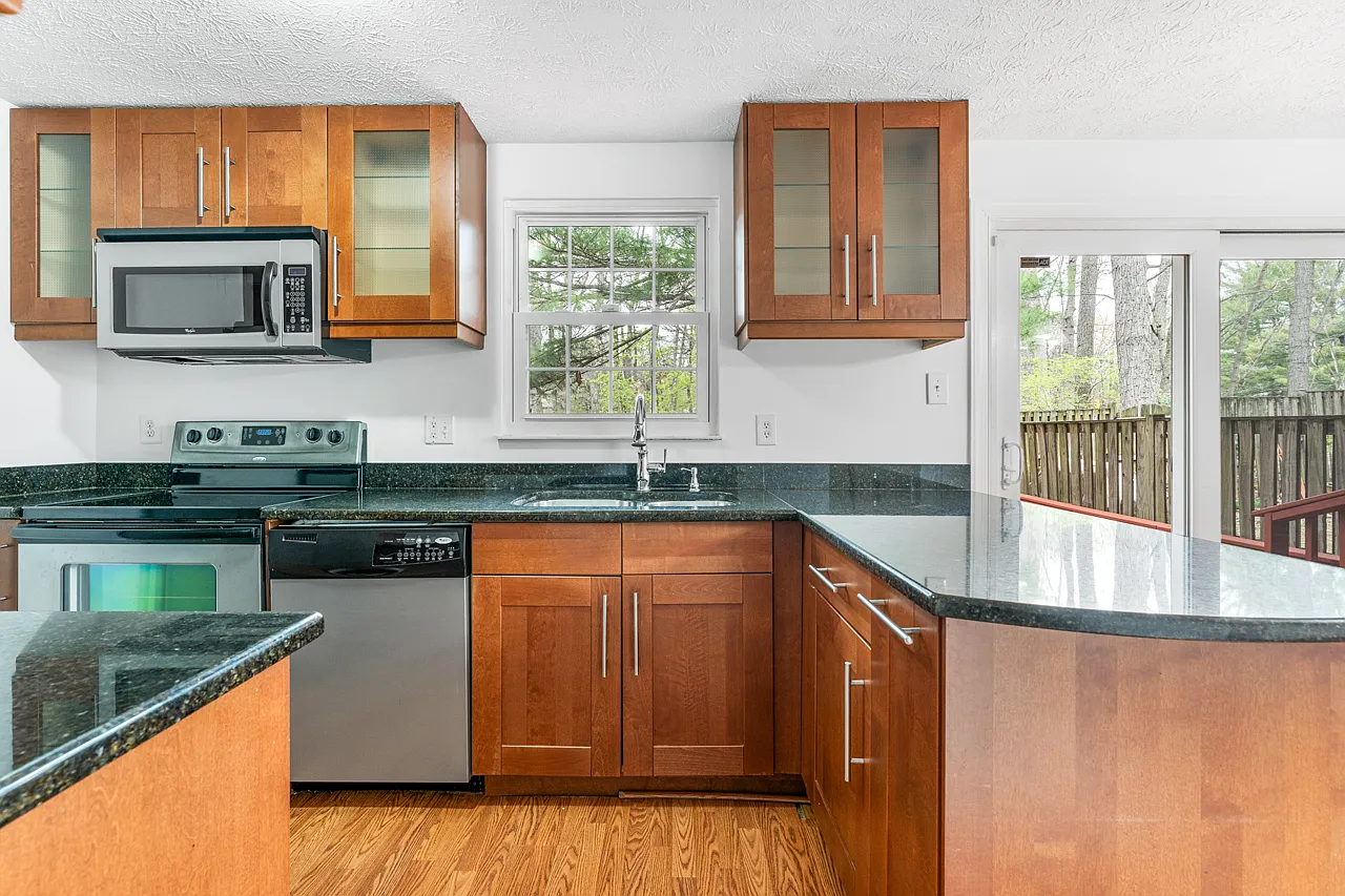 3 bed, 1450 sqft, $3,175 — Photo 4
