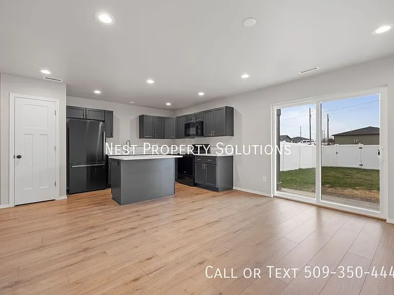 338 W 6th St — Photo 11