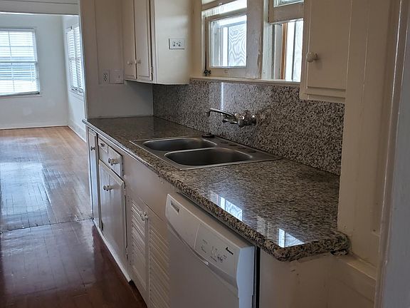 2nd image of 1126 Loma Dr