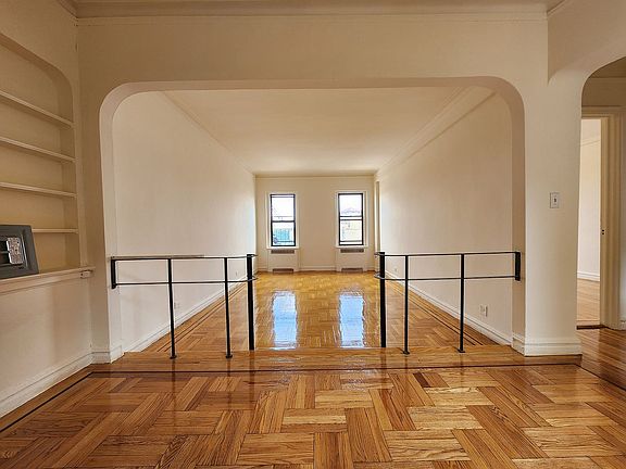 2nd image of 30 Park Ter E APT 6B
