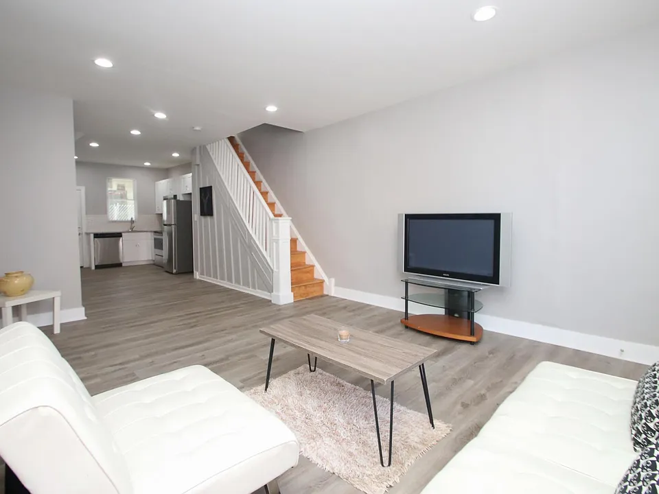 1924 N Napa St