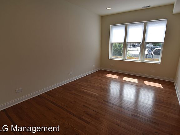 3rd image of 1738-1742 W Touhy Ave #1740-1N