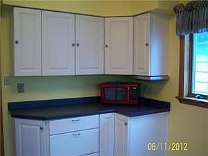5th image of 34 Tillotson Pl