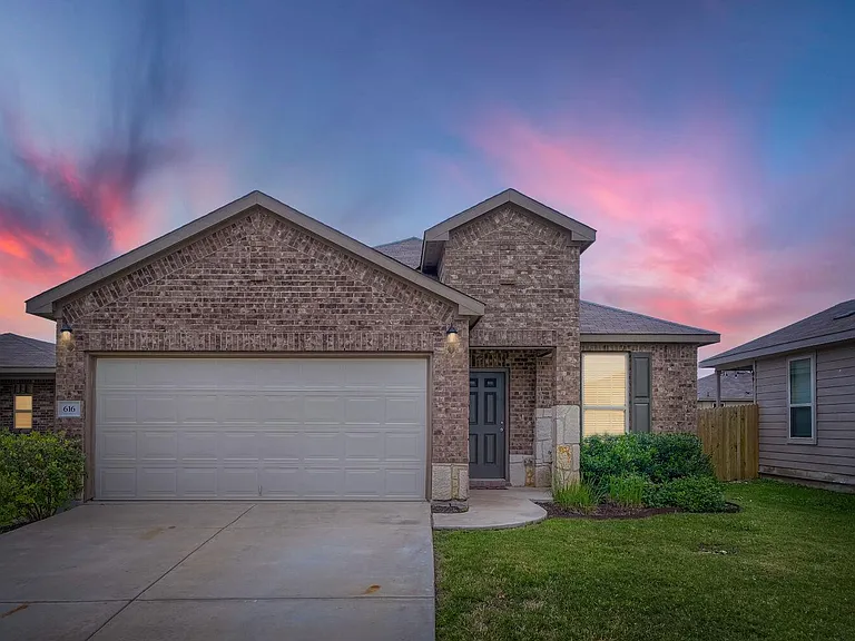 616 Sonterra Blvd — Photo 1