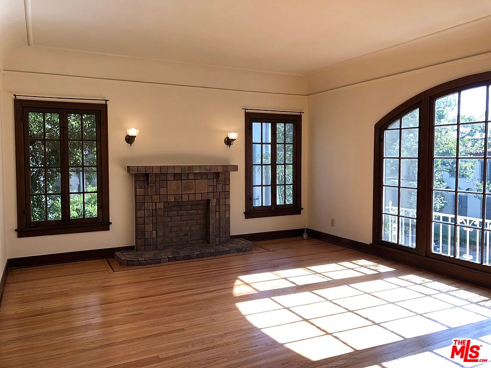 1st image of 168 N Sycamore Ave