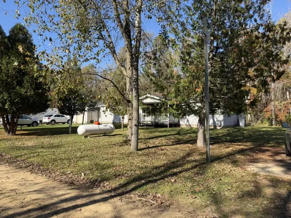 5380 Leix Rd, Mayville, MI 48744