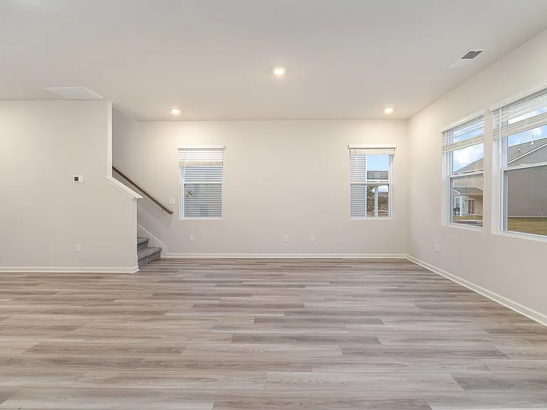 1052 Baltusrol Ln — Photo 5