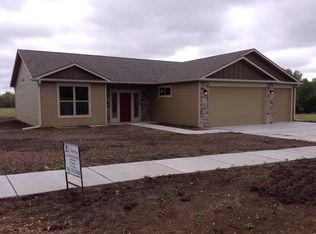 303 Bob White Cir, Riley, KS 66531