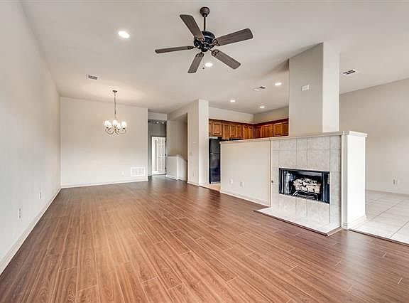 3rd image of 505 Mariner Dr