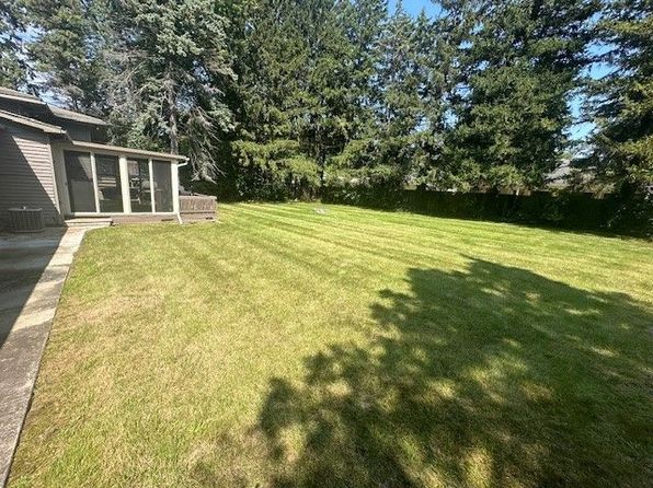 3531 Creekwood Dr, Saginaw, MI 48601