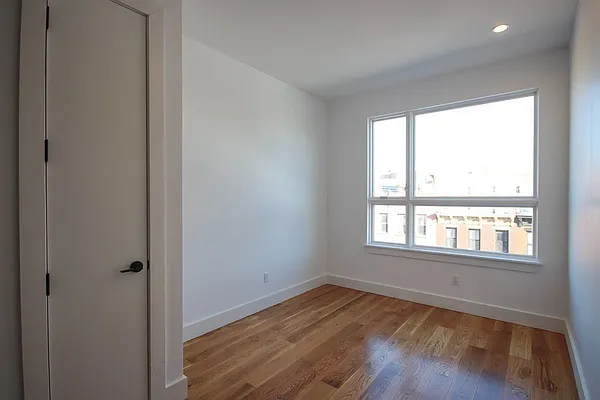 Rented by Nooklyn NYC LLC | media 25
