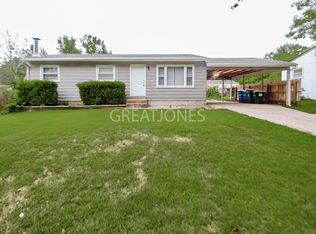 1382 Broadlawns Ln, Saint Louis, MO
