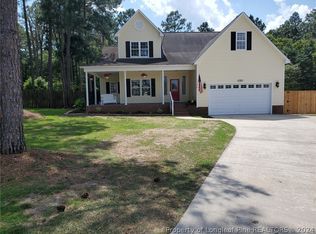 730 Maple Grove Ct, Hope Mills, NC 28348