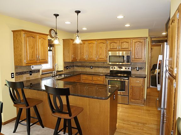5th image of W161N10964 Hidden Glen Ct