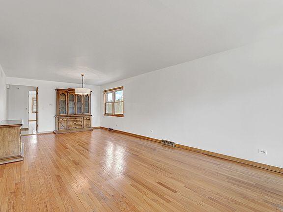 2nd image of 8506 N Greenwood Ave