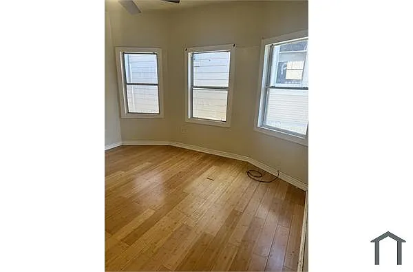 Building Photo - 826 Mead Ave #4
