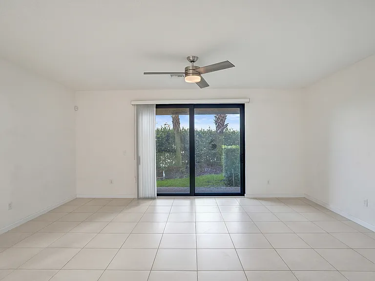 4234 N Dixie Hwy #122 — Photo 8