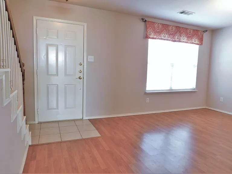 1508 Sequoia Grove Ln — Photo 5