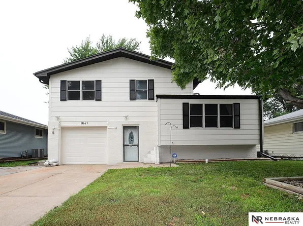 1641 SW 9th St, Lincoln, NE 68522