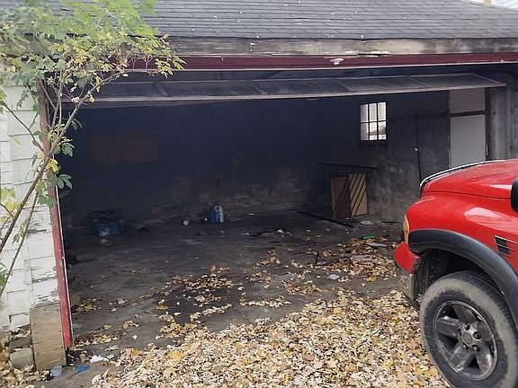 2nd image of 1601 Wellington Ave