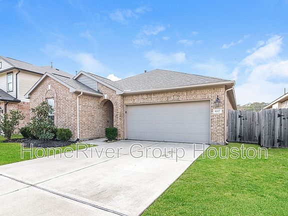 4th image of 8007 Wood Hollow Dr