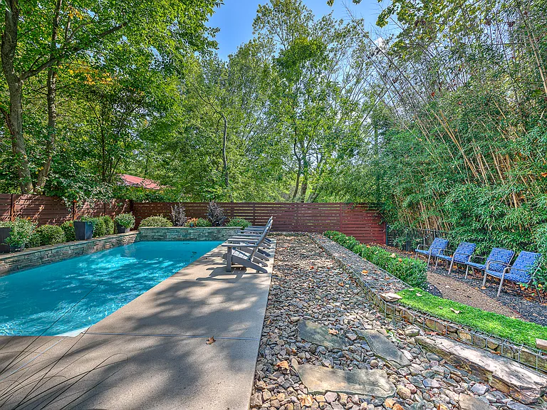 21 E Martin Luther King Blvd — Photo 12