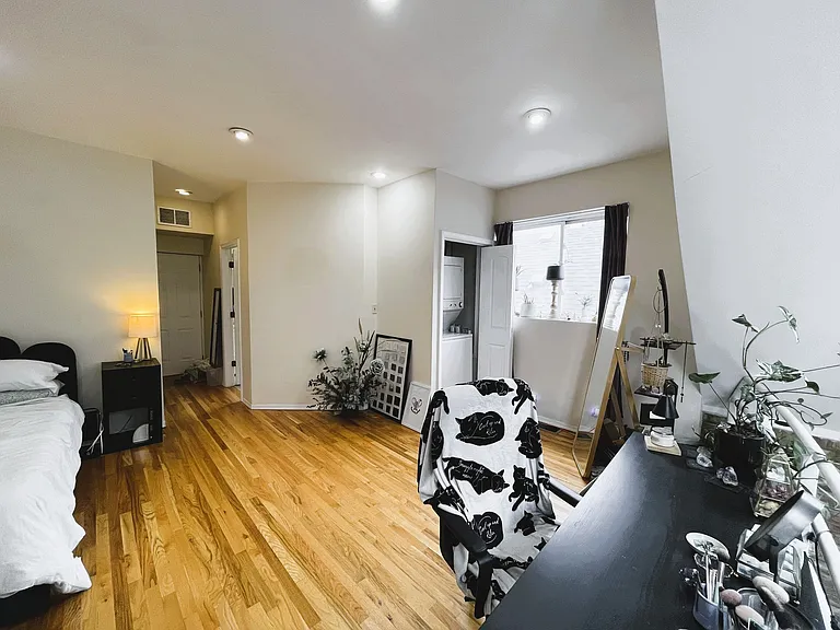 2032 W Homer St #2F — Photo 29