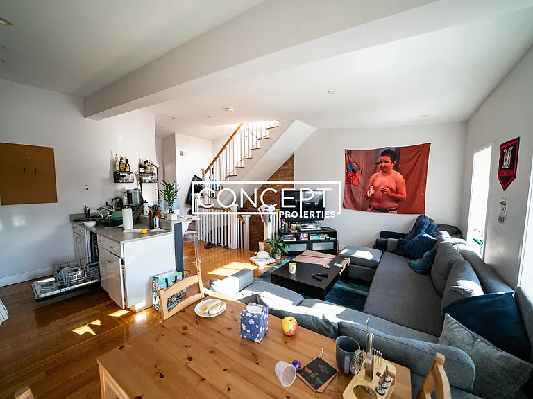 11 Highland Park Ave #Penthouse 2 — Photo 3