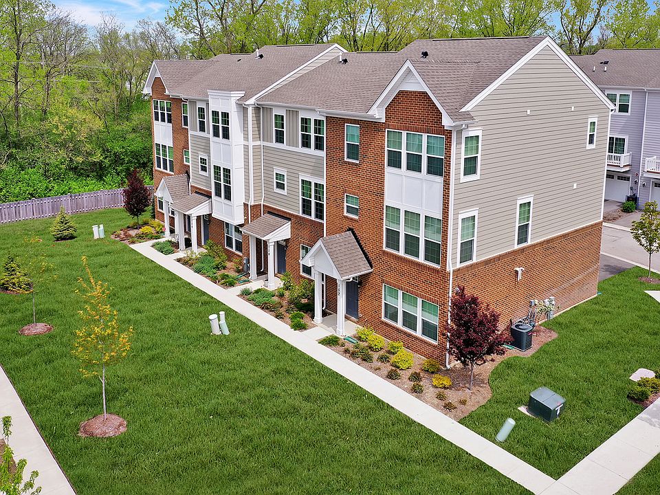 1st image of 156 Canterbury Way