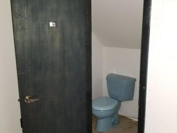 5th image of 162 Nadine Blvd