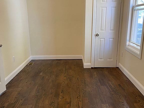 5th image of 130 S 8th St Unit 1
