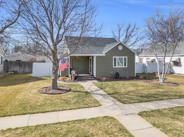 1019 Hancock St, Holdrege, NE 68949