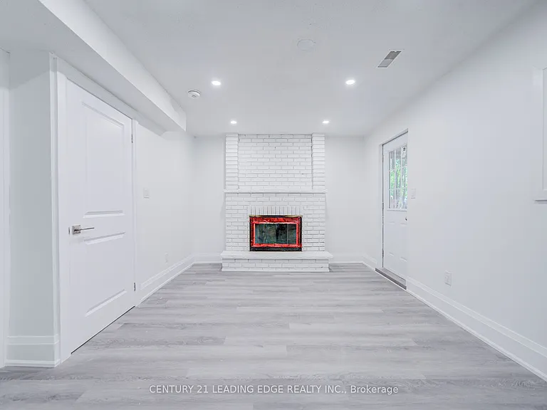 46 Hinchley Wood Grv #BASEMENT — Photo 6