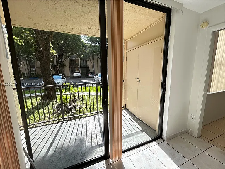 14301 N Kendall Dr #109B — Photo 29