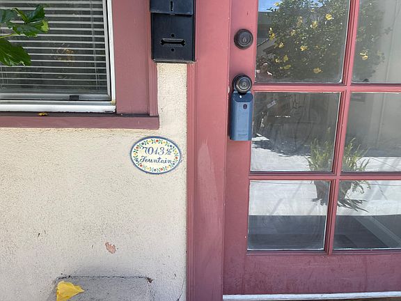 2nd image of 7013 Fountain Ave #1/2