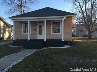 208 E North St, Roodhouse, IL 62082