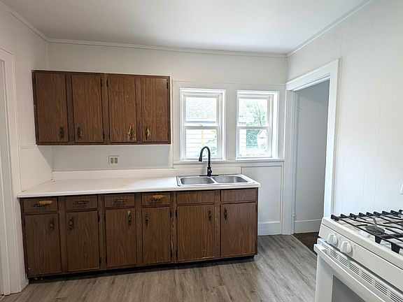 4th image of 2229 McIlwraith St